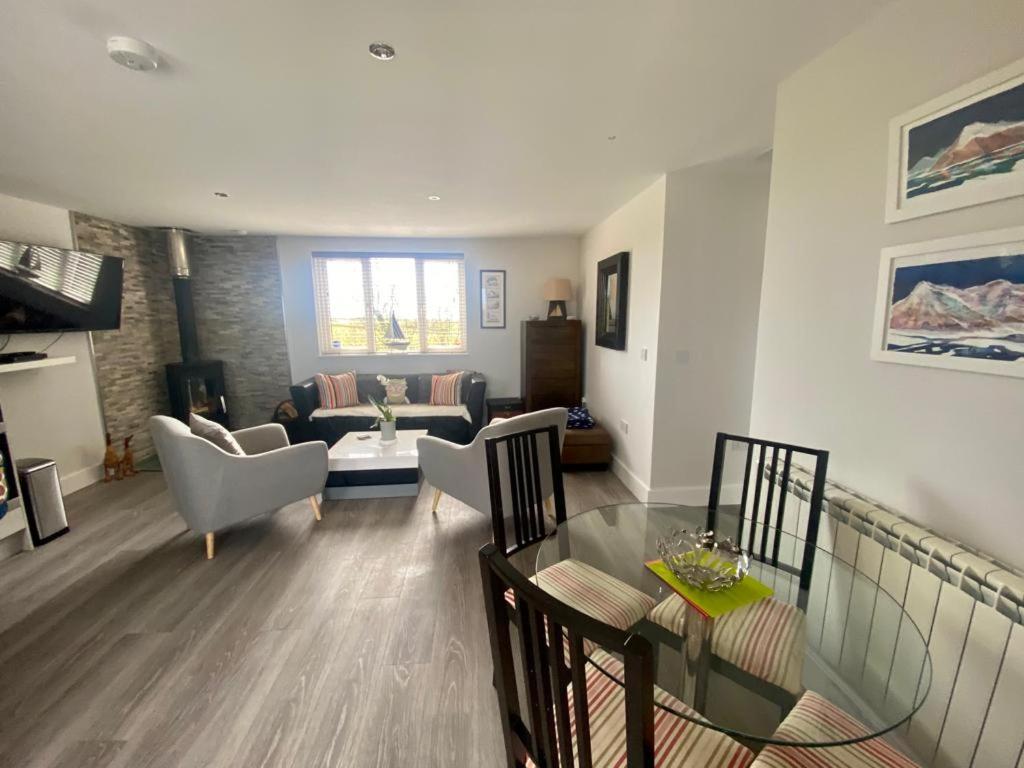 2 Bedroom Cottage Sleeps 4, With Pool Use, Sennen Exterior photo
