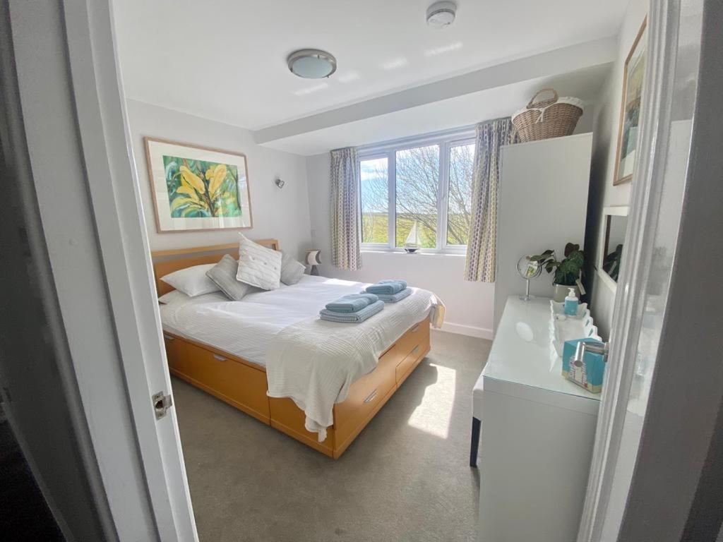 2 Bedroom Cottage Sleeps 4, With Pool Use, Sennen Exterior photo